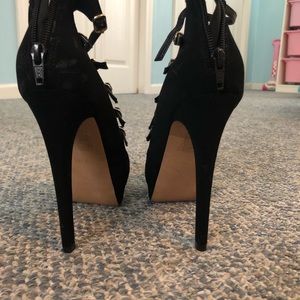 Aldo buckle up heels